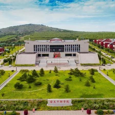 右玉县启动大规模生态绿化工程,最新新闻震撼发布!