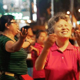 最新广场舞现象深度解析，风靡背后的真相探讨