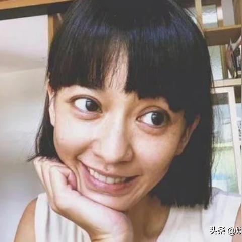 孕期发型新风尚，孕妇剪短发视频，展现新形象风采