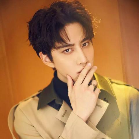 Mike微博最新动态展现活力运动风采