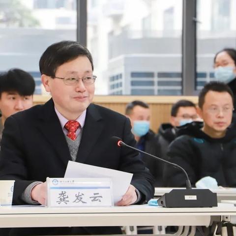 AI预测::2025新澳门天天免费—个演讲版和深度版