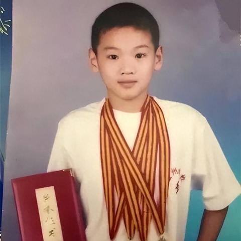 宁泽涛最新动态，体育明星持续闪耀风采