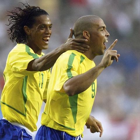 罗纳尔迪尼奥最新动态报道