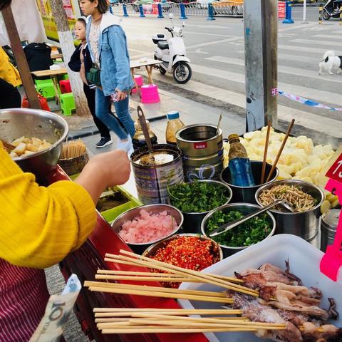 最新小吃摆摊指南,热门小吃推荐与攻略