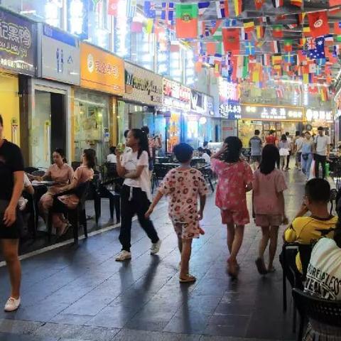 夜市热门小吃榜单揭秘，美食潮流火爆来袭