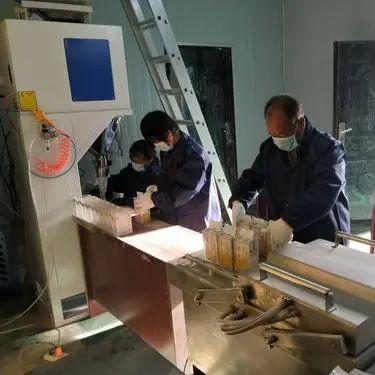 ＂白小姐四肖四码100%准＂的：定量解析解释法_10-11-41-17-37-32 T：262.88