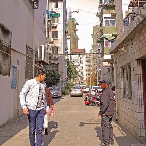 常州夫妻门卫，社区安全守护者