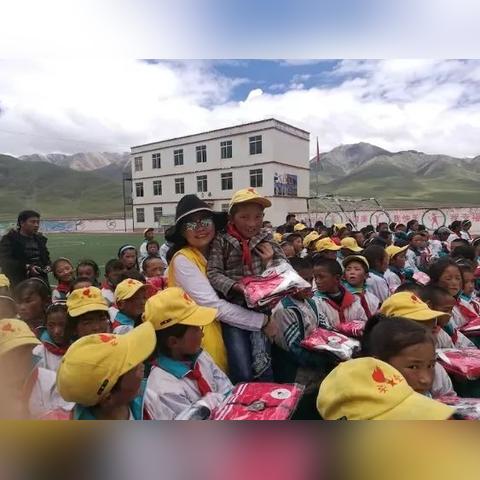 广场舞现象研究，哈达舞动与社会热潮分析