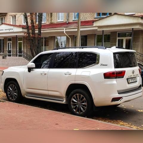 丰田霸道最新报价及深度解析