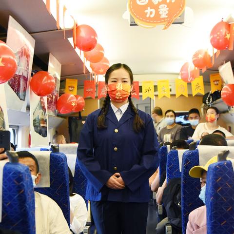 中国铁路新制服,细节展现科技时尚风采