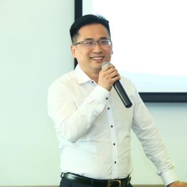 杨德龙微博文章聚焦,股市动态与行业深度洞察