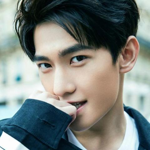 杨洋最新择偶标准揭秘，细节展现真实自我