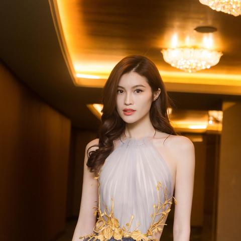 最新扎发造型教程与图片分享,时尚发型指南