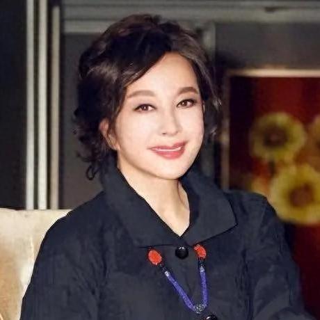 刘晓庆素颜照,岁月中的美人风采