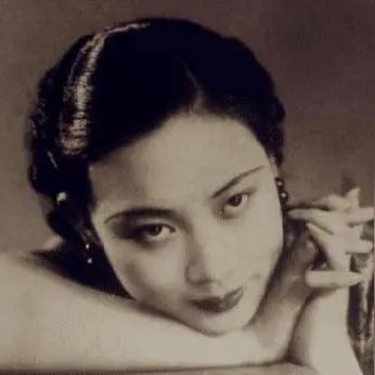 美艳女教师的教育力量与魅力最新章节介绍