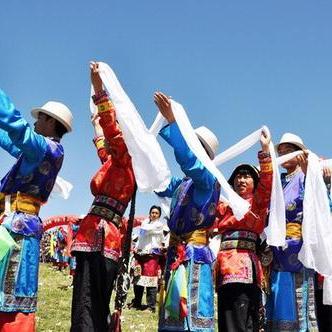 最新广场舞热潮，跑马溜溜的潮流魅力与大众热情四溢