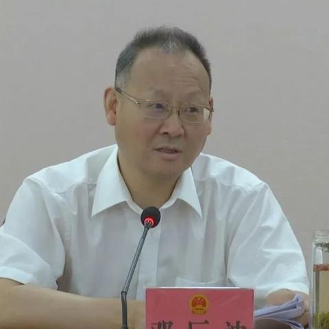 金山区领导层新阵容亮相，注入新活力