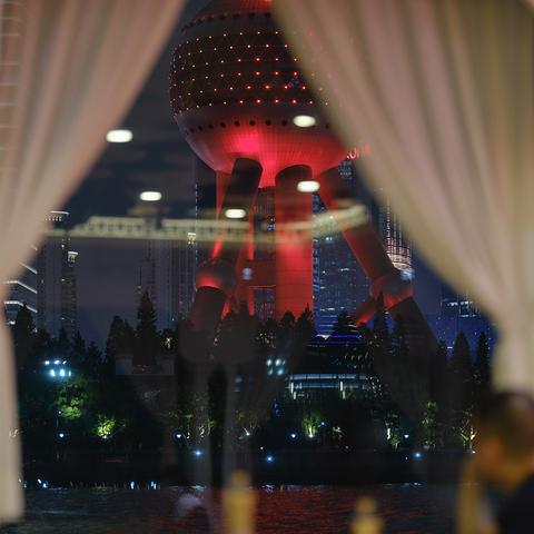 明星哥妹成长轨迹揭秘,最新相册测试展现魅力瞬间